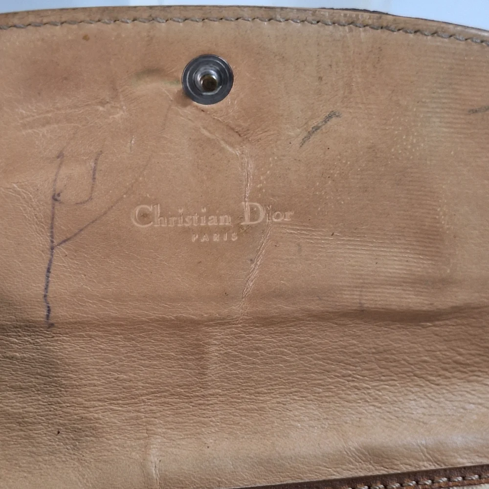 Dior wallet